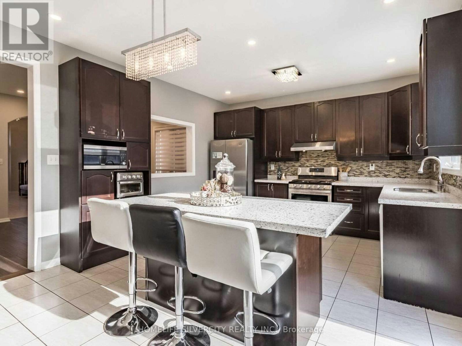 10 Bloom Drive, Brampton, ON, L6P 3C2 - 15