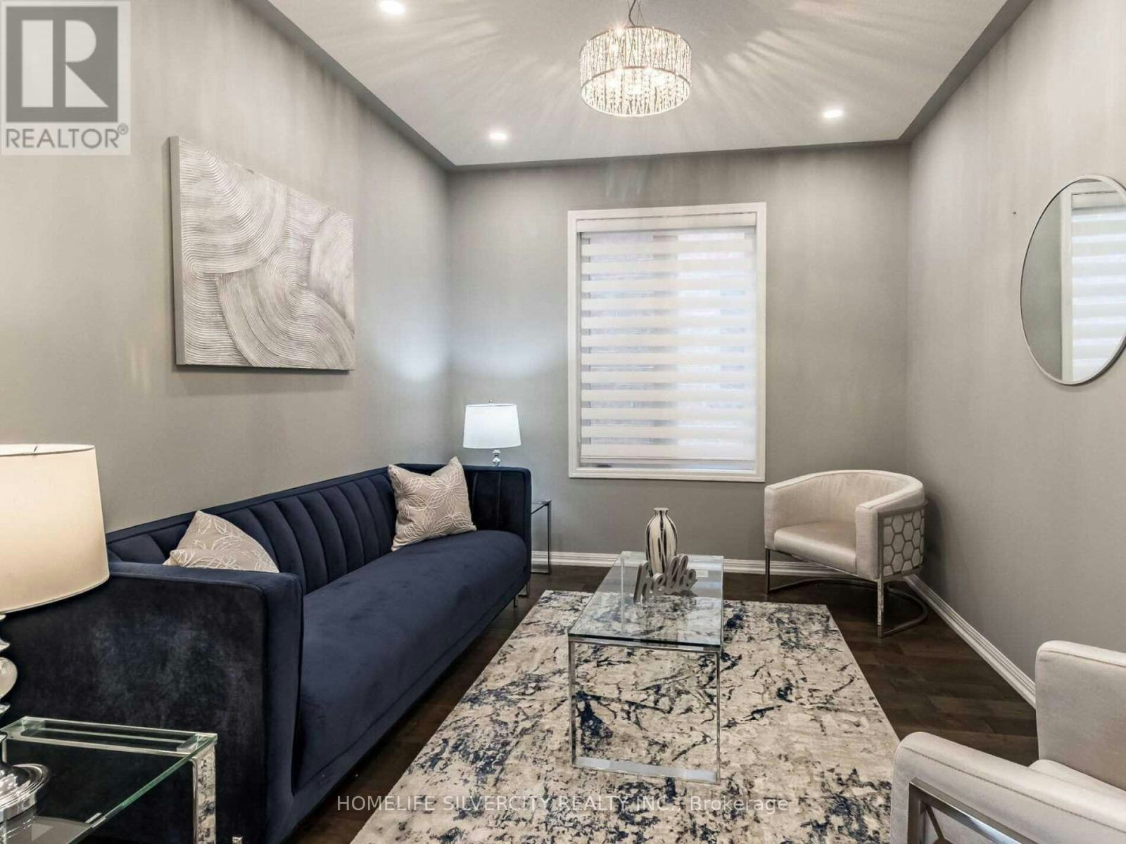 10 Bloom Drive, Brampton, ON, L6P 3C2 - 10