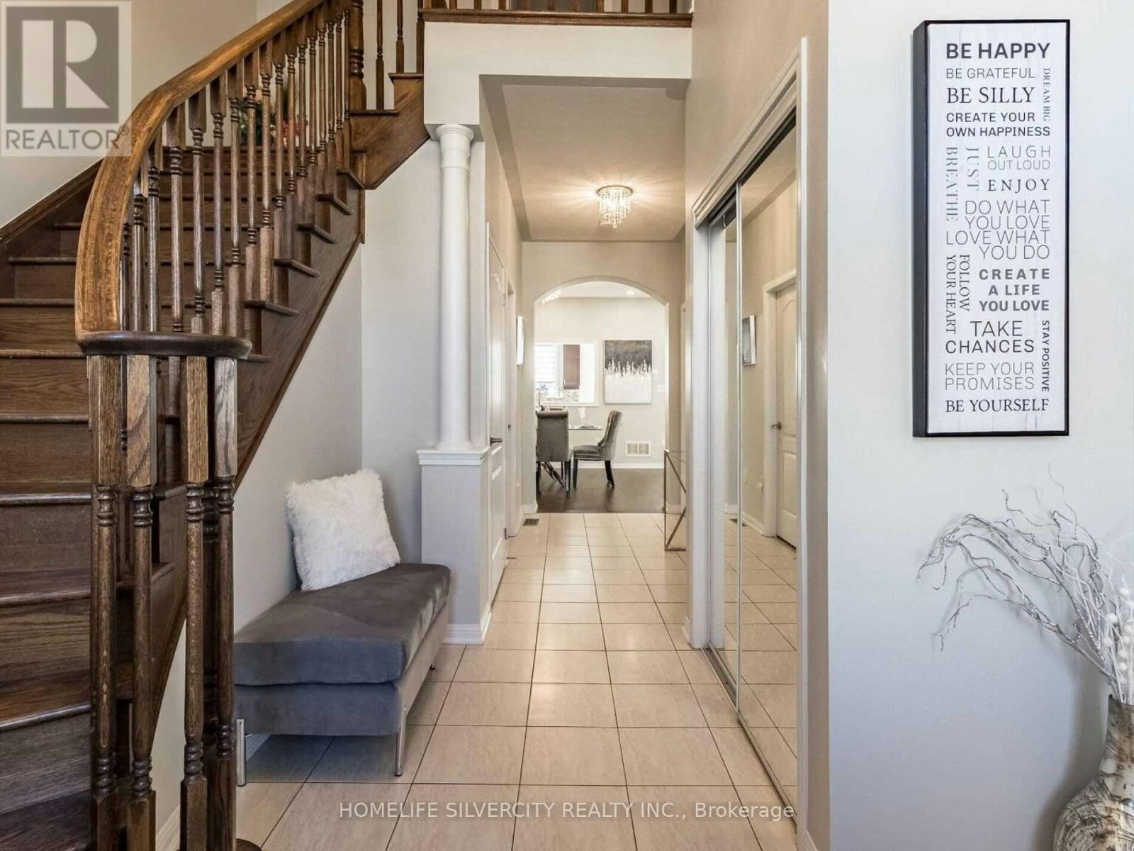 10 Bloom Drive, Brampton, ON, L6P 3C2 - 5