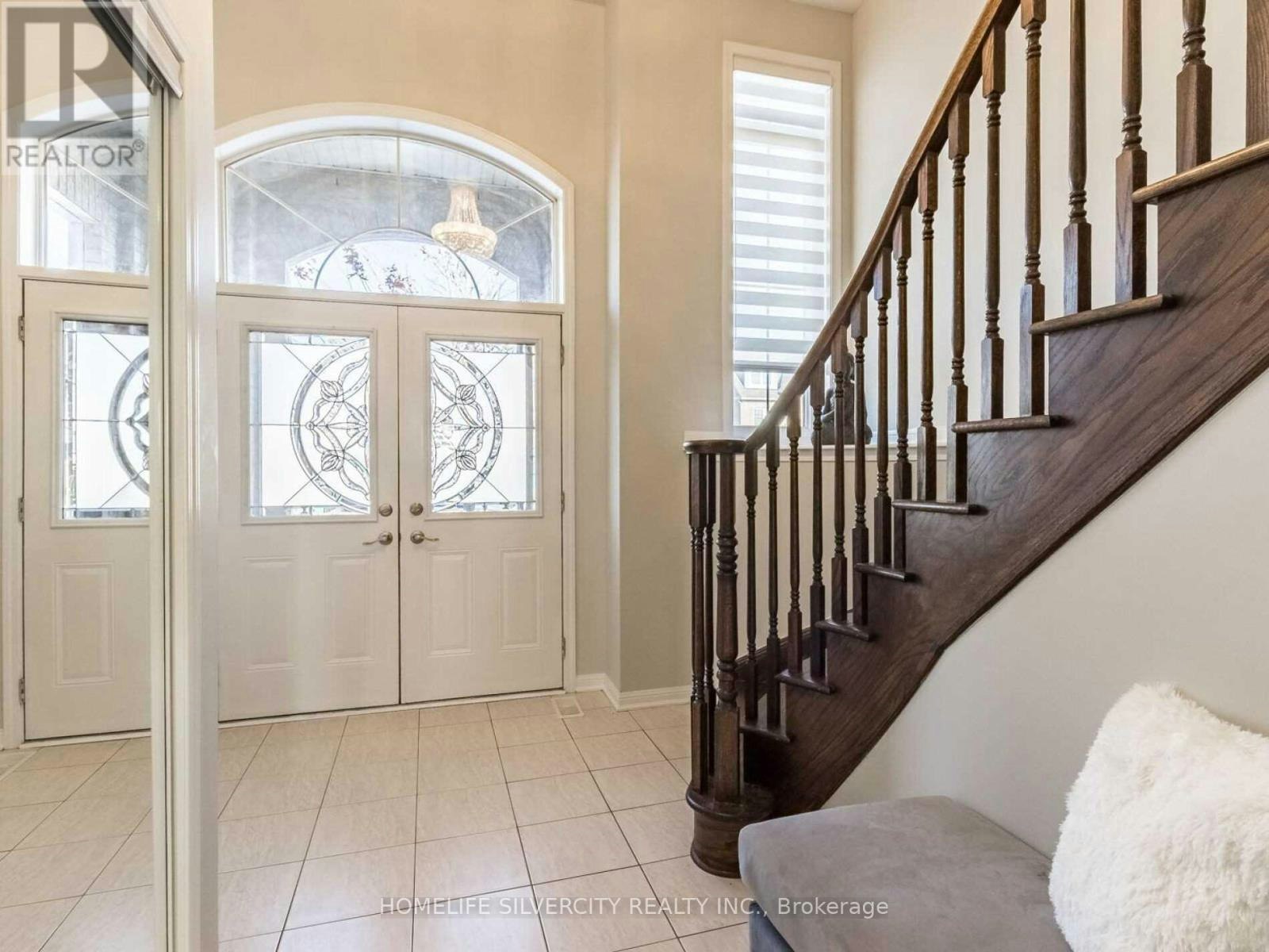 10 Bloom Drive, Brampton, ON, L6P 3C2 - 4