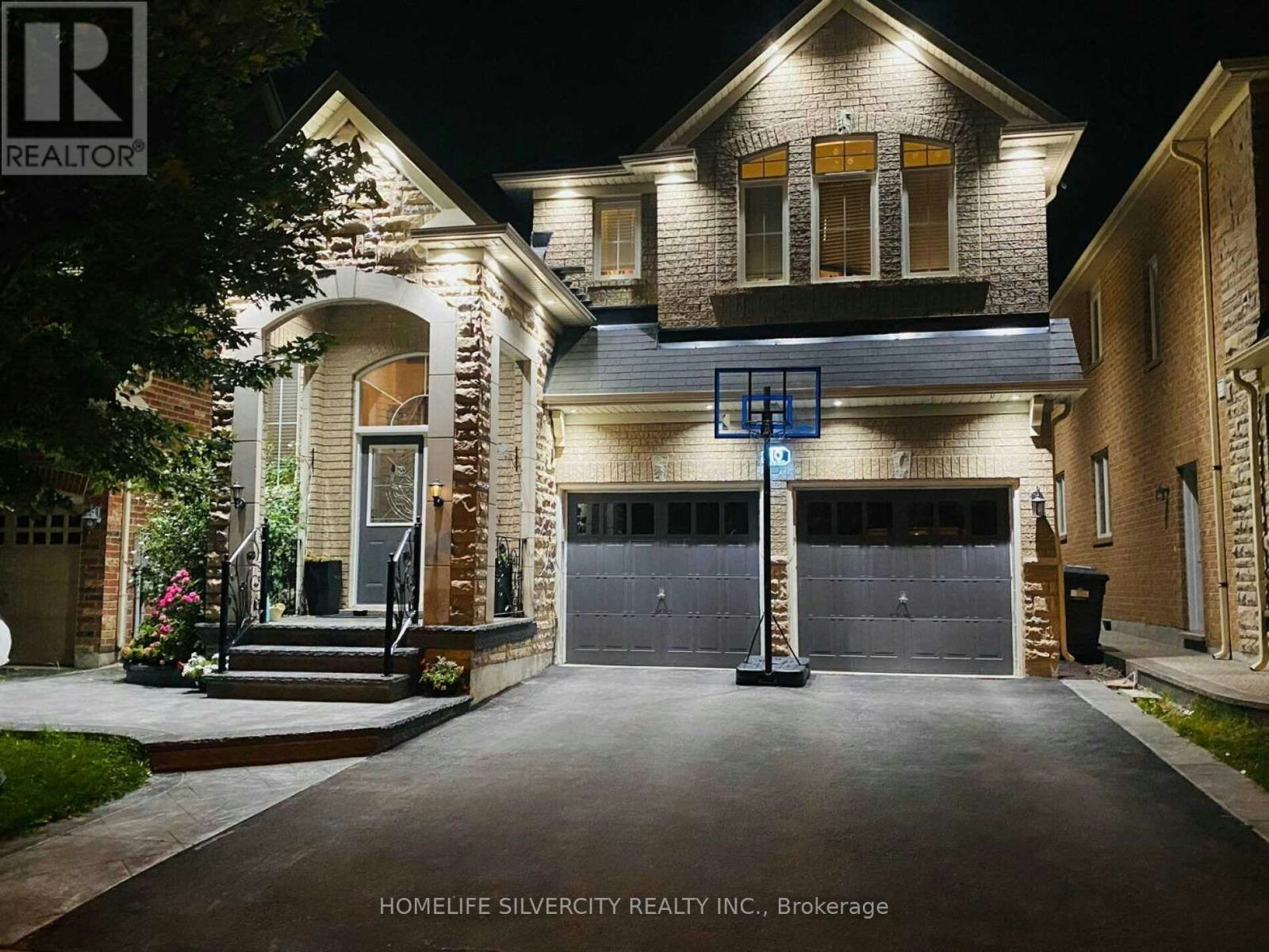 10 Bloom Drive, Brampton, ON, L6P 3C2 - 3