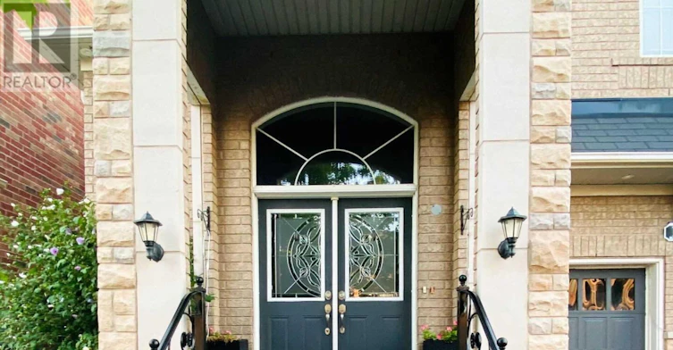10 Bloom Drive, Brampton, ON, L6P 3C2 - 2