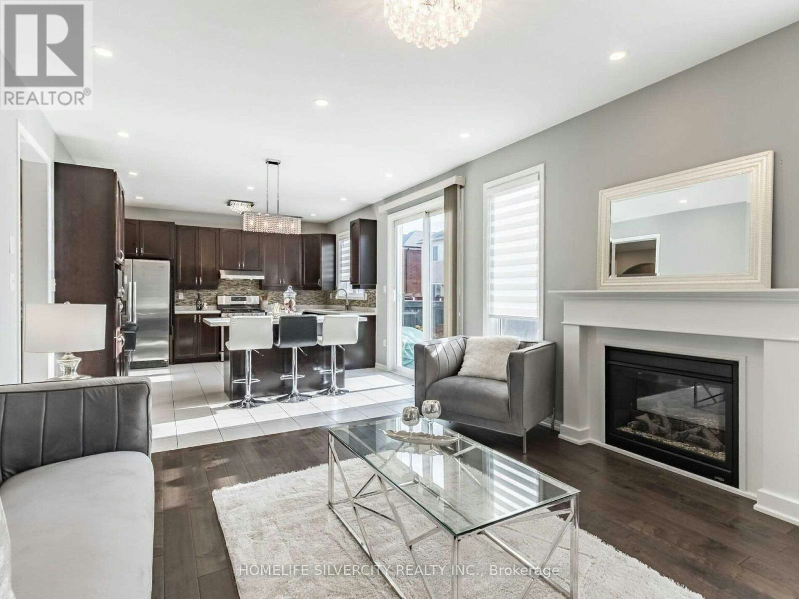 10 Bloom Drive, Brampton, ON, L6P 3C2 - 14
