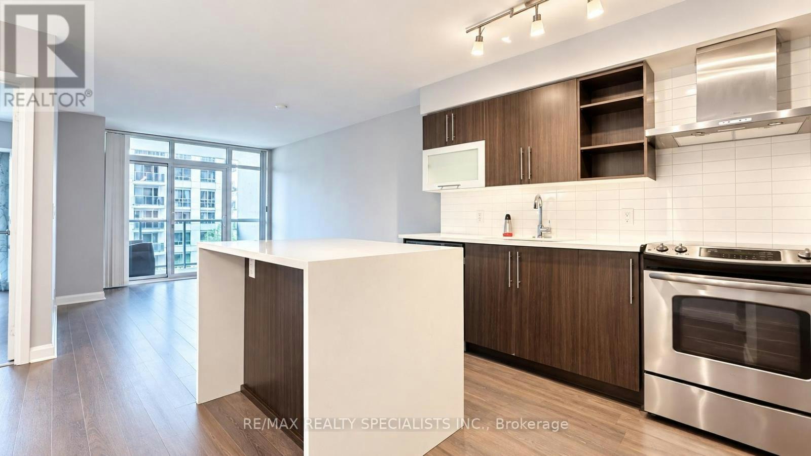 612-1 Michael Power Place, Toronto, ON, M9A 0A1 - 3