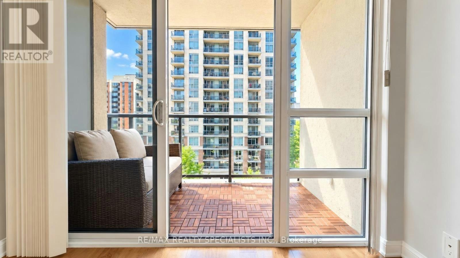 612-1 Michael Power Place, Toronto, ON, M9A 0A1 - 11