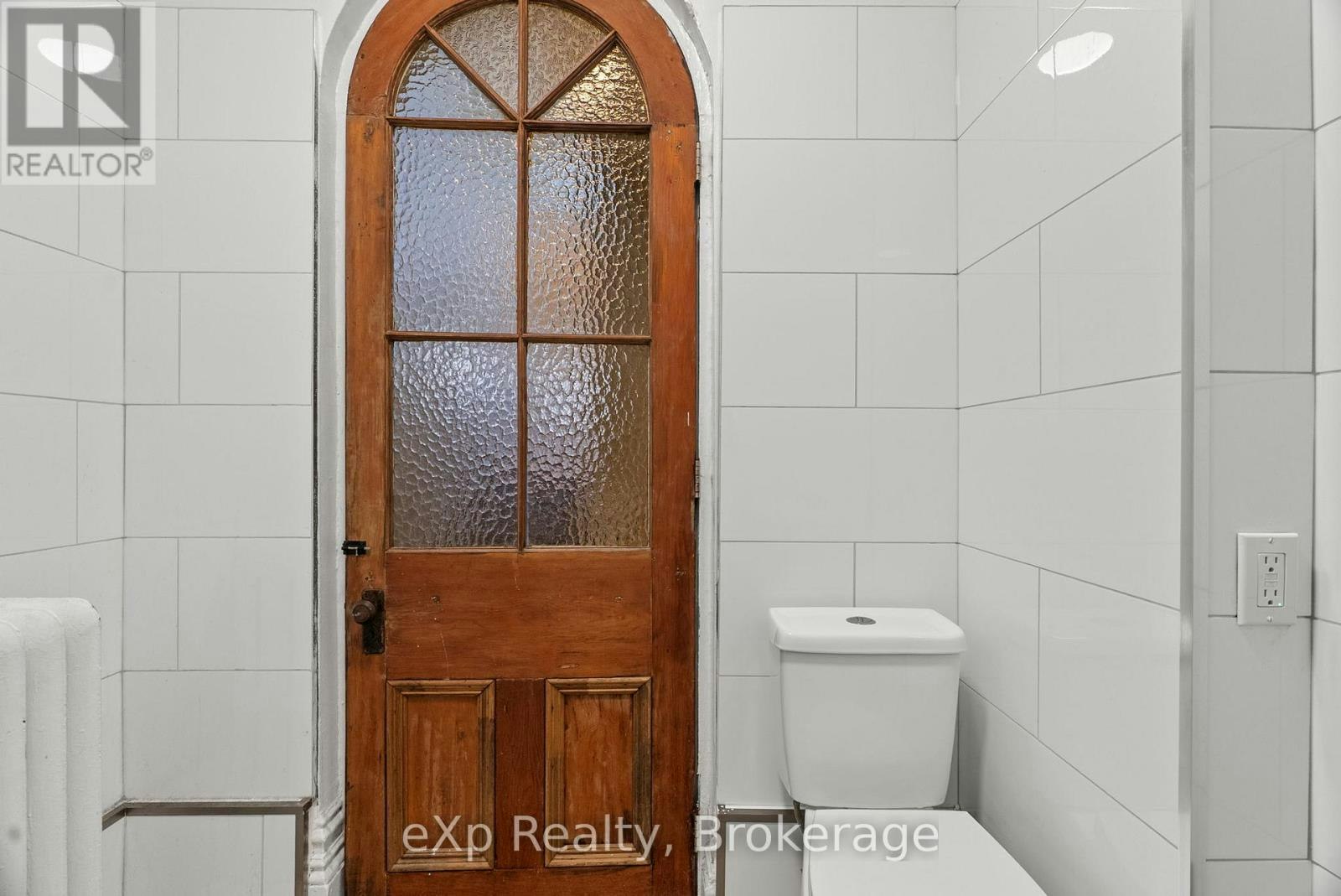 4-111 Church Street, Stratford, ON, N5A 2R3 - 8