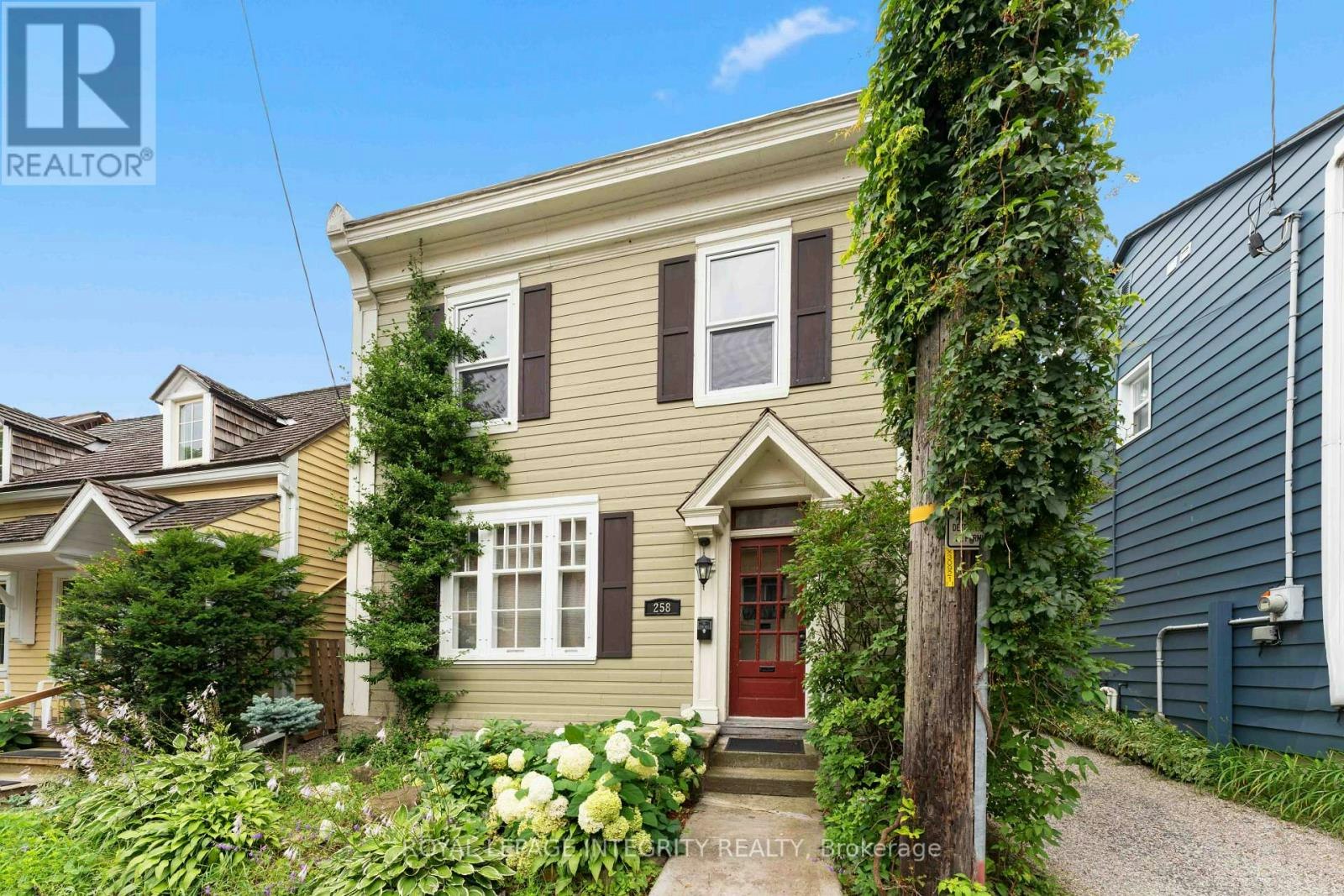 2-258 Cathcart Street, Ottawa, ON, K1N 5C3