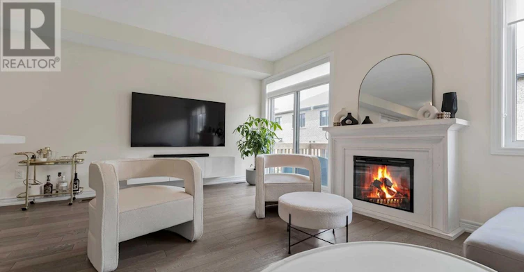 44 Boiton Street, Richmond Hill, ON, L4S 0M1 - 2