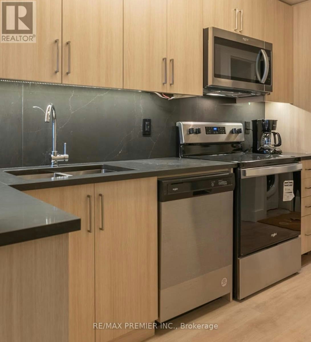1808-145 Columbia Street W, Waterloo, ON, N2L 0K7 - 2