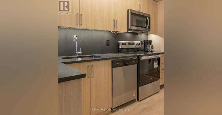 1808-145 Columbia Street W, Waterloo, ON, N2L 0K7 - 2