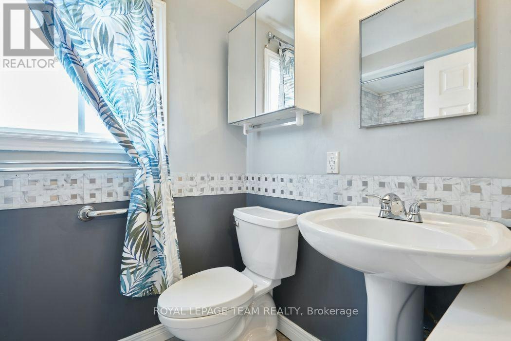 87 Grady Crescent, Ottawa, ON, K2H 5S2 - 7