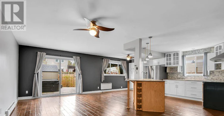 87 Grady Crescent, Ottawa, ON, K2H 5S2 - 2