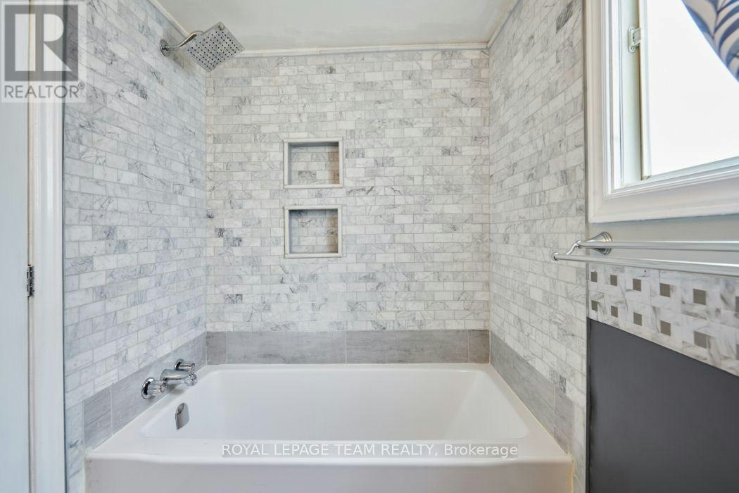 87 Grady Crescent, Ottawa, ON, K2H 5S2 - 8