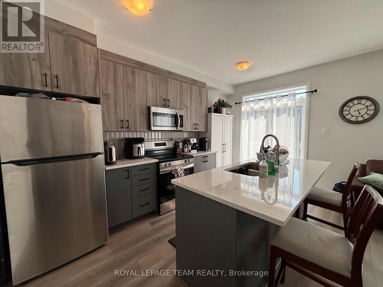 808 Glissade Grove, Ottawa, ON, K4A 5M6 - 8