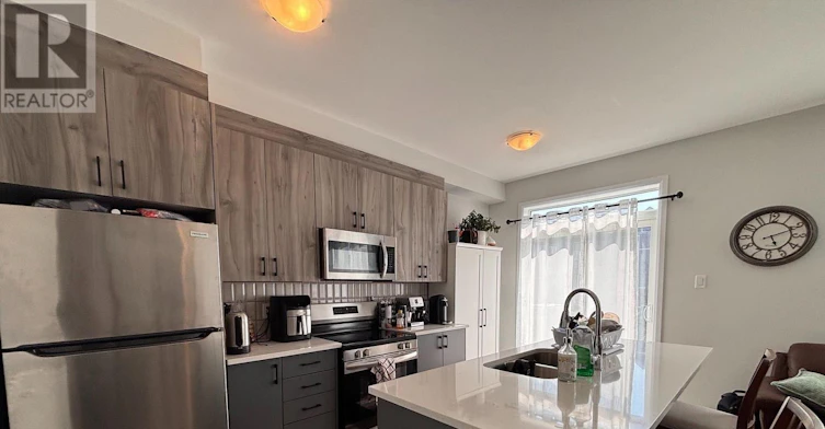 808 Glissade Grove, Ottawa, ON, K4A 5M6 - 8