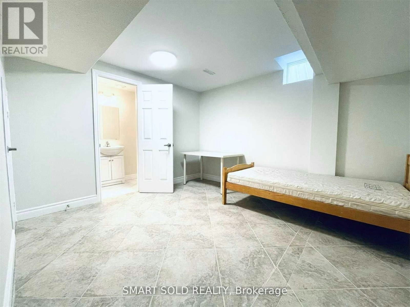 BSMT-34 Chapeltown Crescent, Toronto, ON, M1W 3A7 - 7