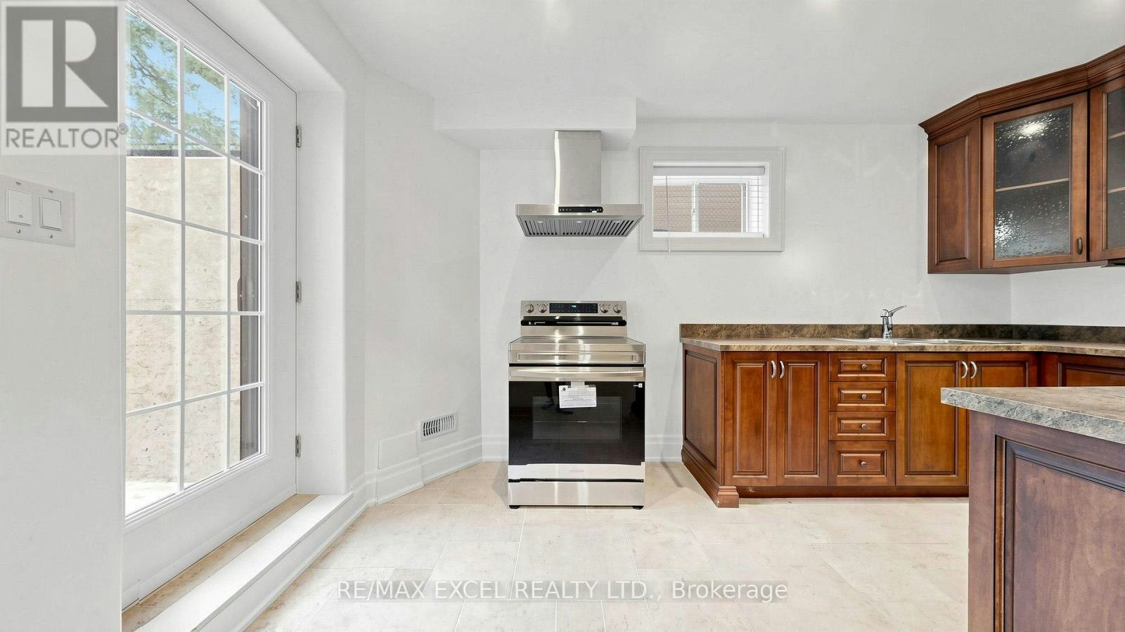 BSMT-38 May Avenue, Richmond Hill, ON, L4C 3S6 - 12
