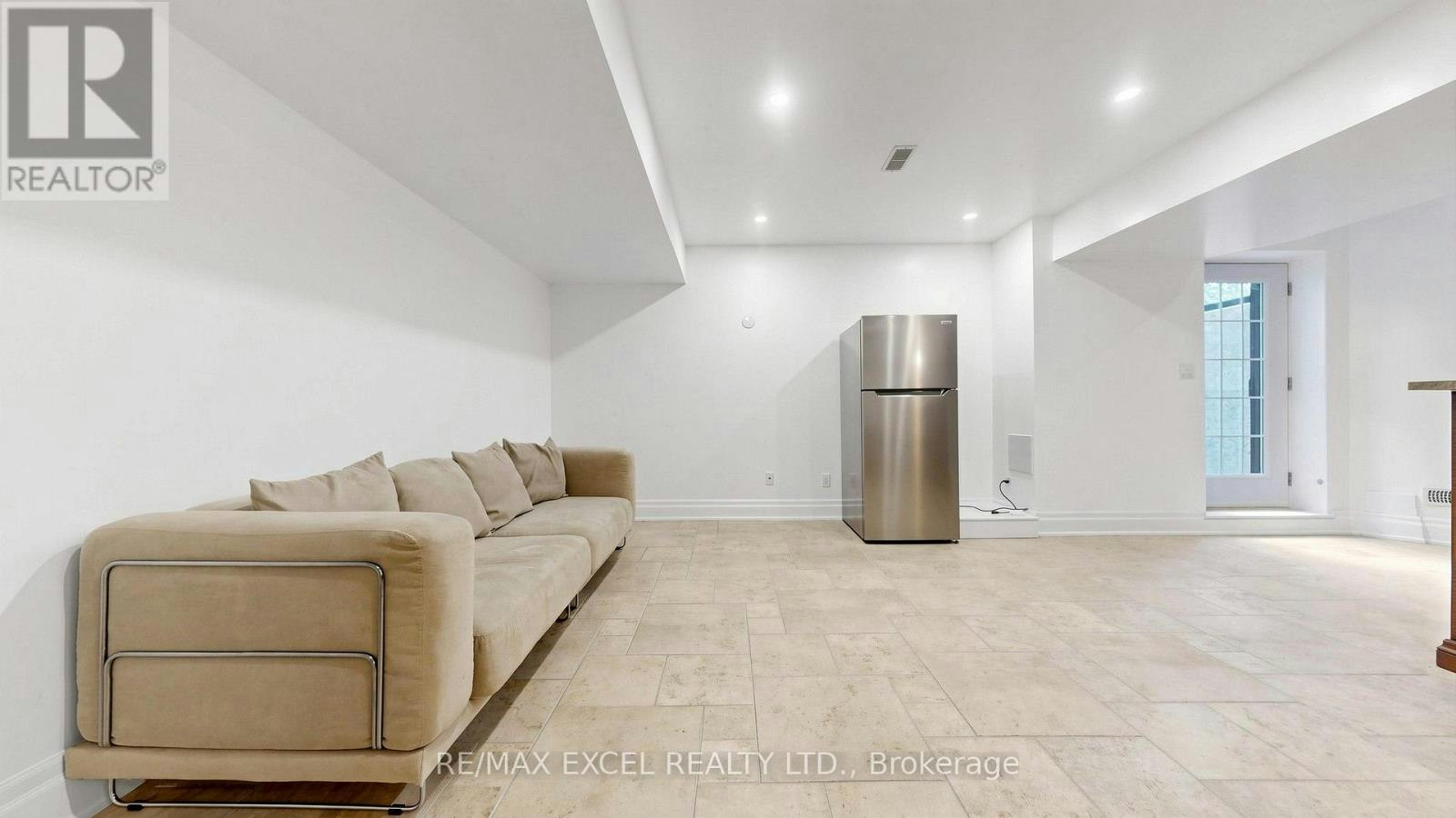 BSMT-38 May Avenue, Richmond Hill, ON, L4C 3S6 - 4