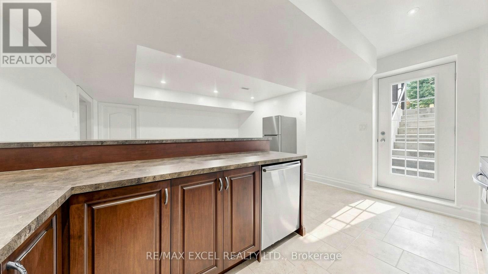 BSMT-38 May Avenue, Richmond Hill, ON, L4C 3S6 - 16