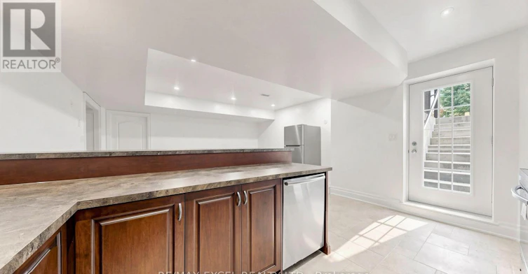 BSMT-38 May Avenue, Richmond Hill, ON, L4C 3S6 - 16