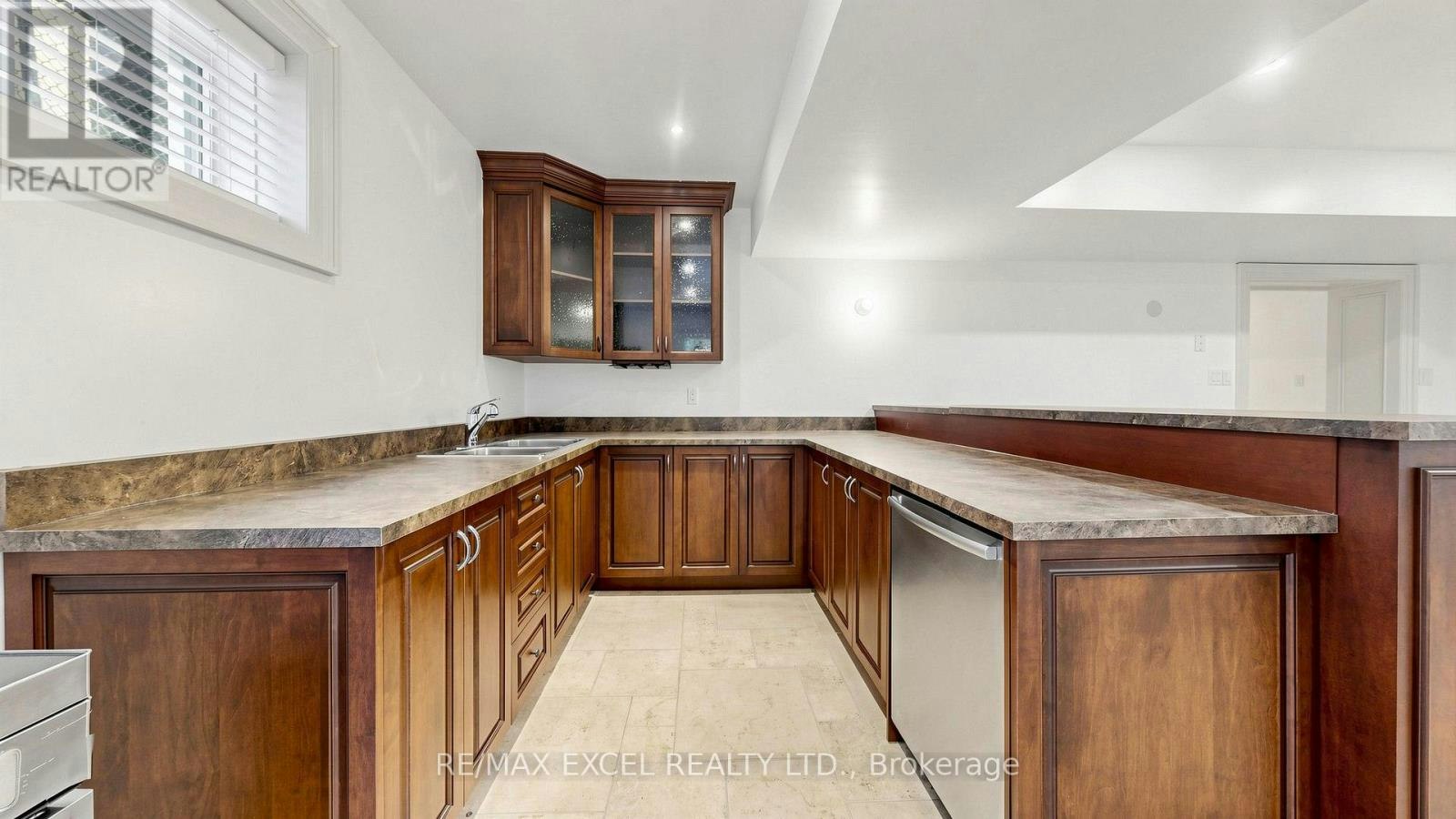 BSMT-38 May Avenue, Richmond Hill, ON, L4C 3S6 - 14