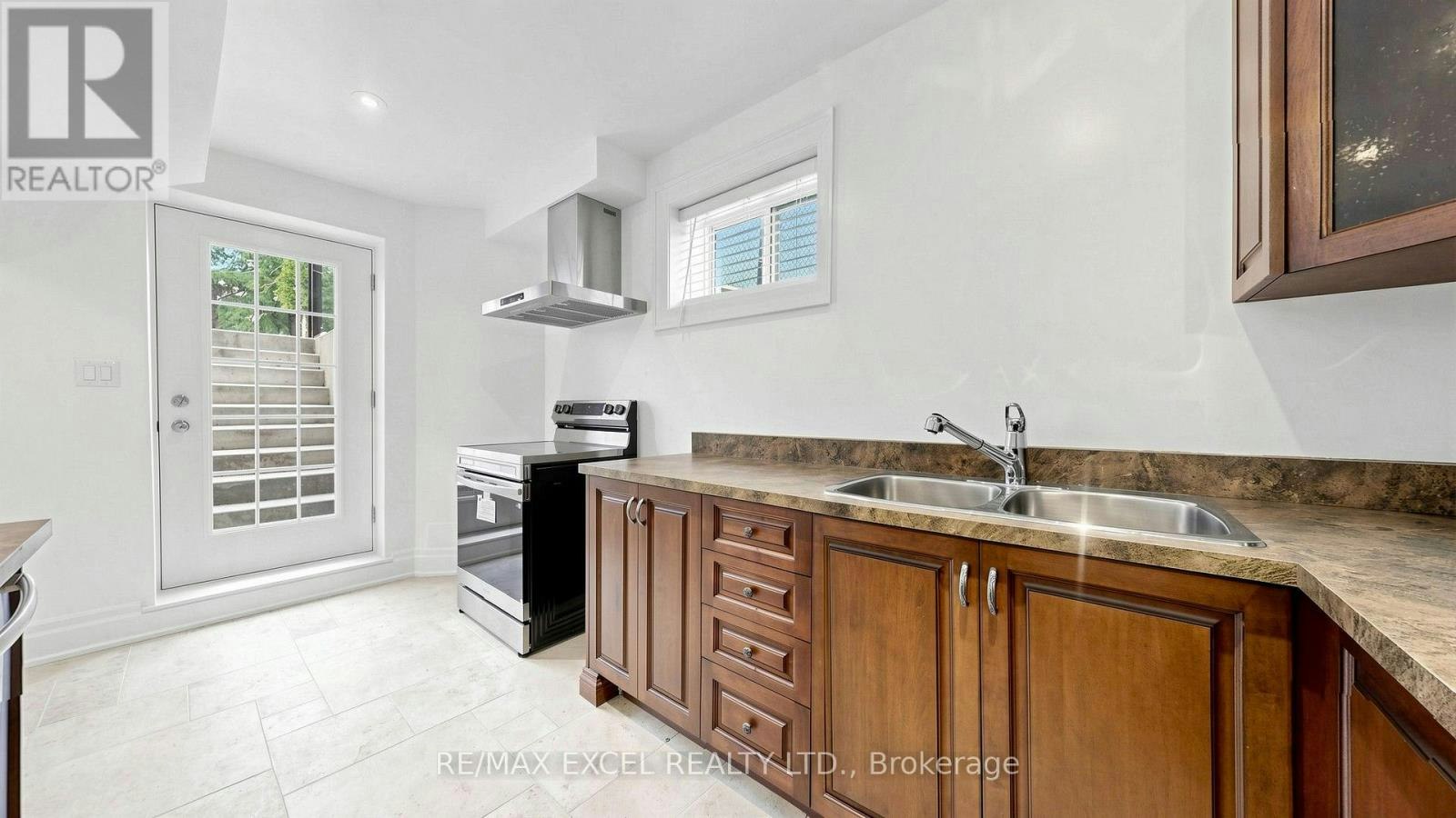 BSMT-38 May Avenue, Richmond Hill, ON, L4C 3S6 - 17