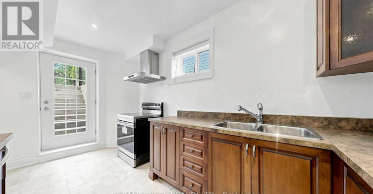 BSMT-38 May Avenue, Richmond Hill, ON, L4C 3S6 - 17