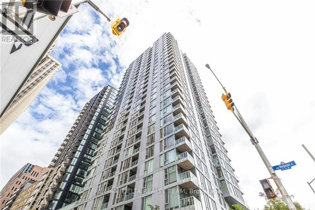 810-179 Metcalfe Street, Ottawa, ON, K2P 0W1 - 2