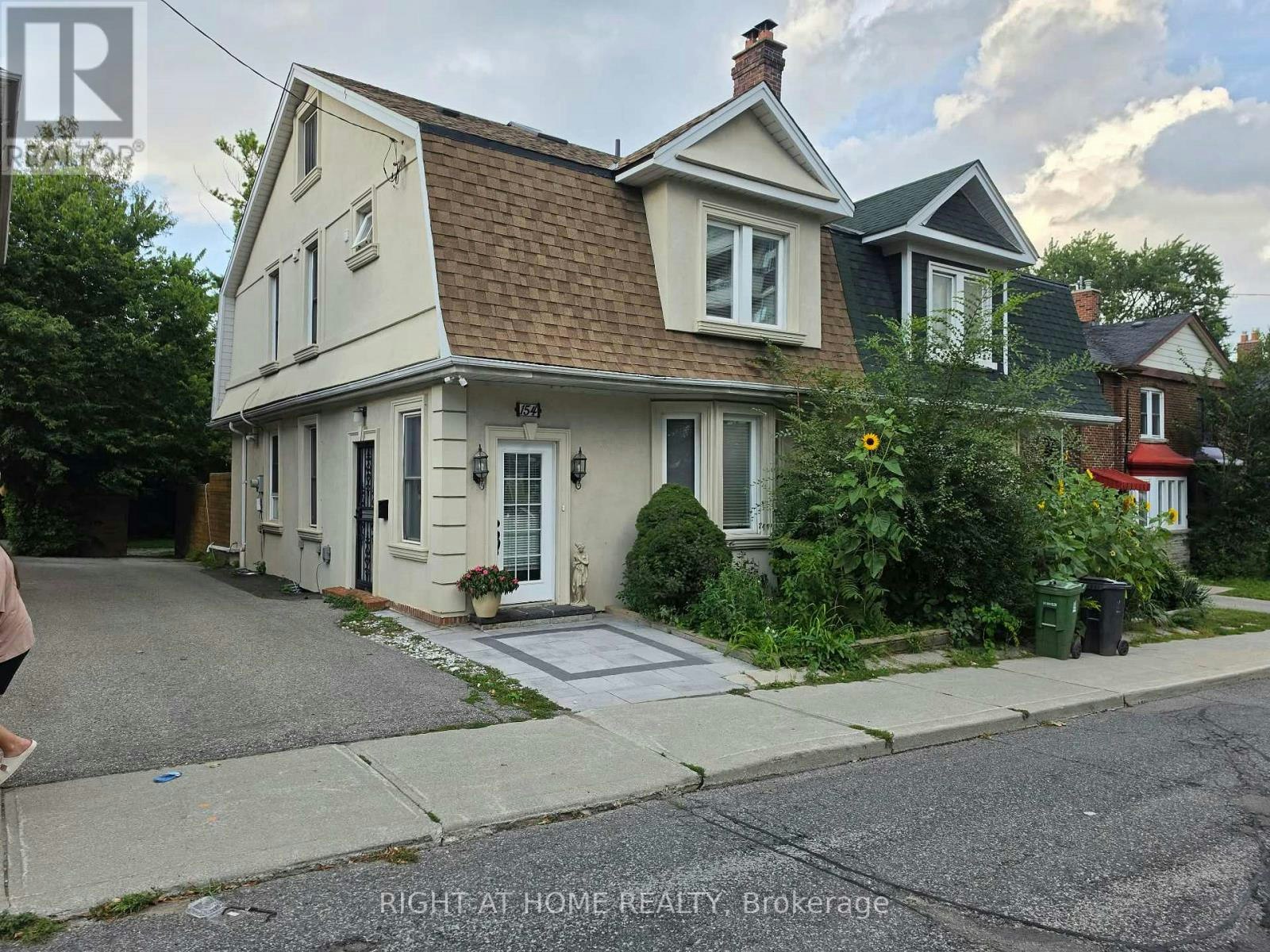 154 Davisville Avenue, Toronto, ON, M4S 1E8