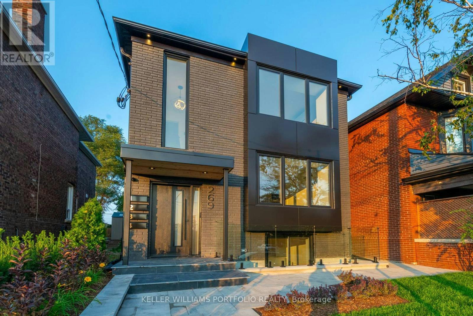 1-269 Donlands Avenue, Toronto, ON, M4J 3R5