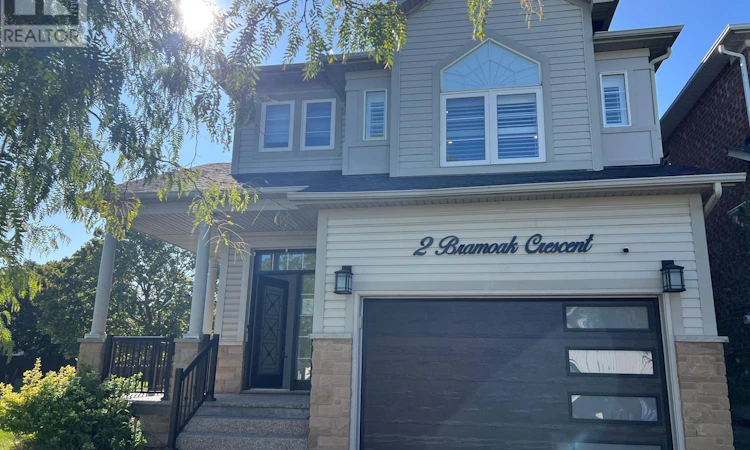 2 Bramoak Crescent