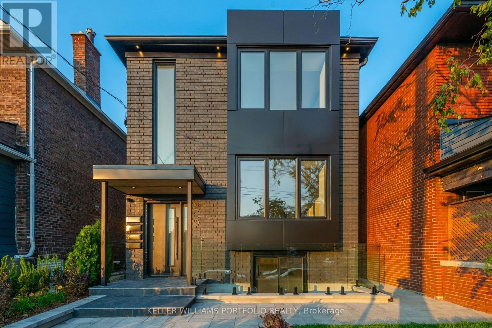4-269 Donlands Avenue, Toronto, ON, M4J 3R5