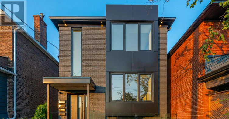 4-269 Donlands Avenue, Toronto, ON, M4J 3R5