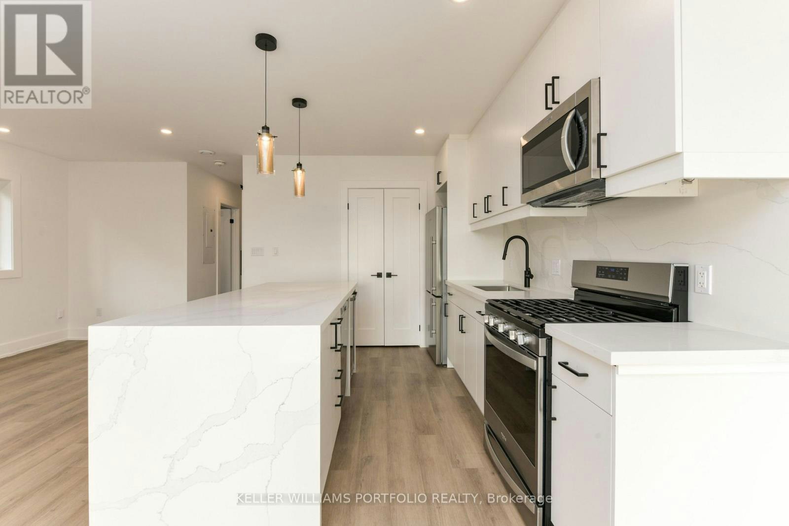 4-269 Donlands Avenue, Toronto, ON, M4J 3R5 - 11