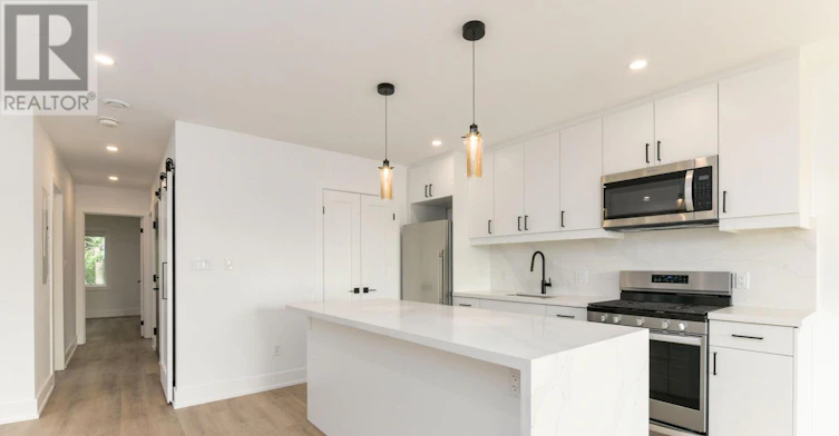 4-269 Donlands Avenue, Toronto, ON, M4J 3R5 - 12