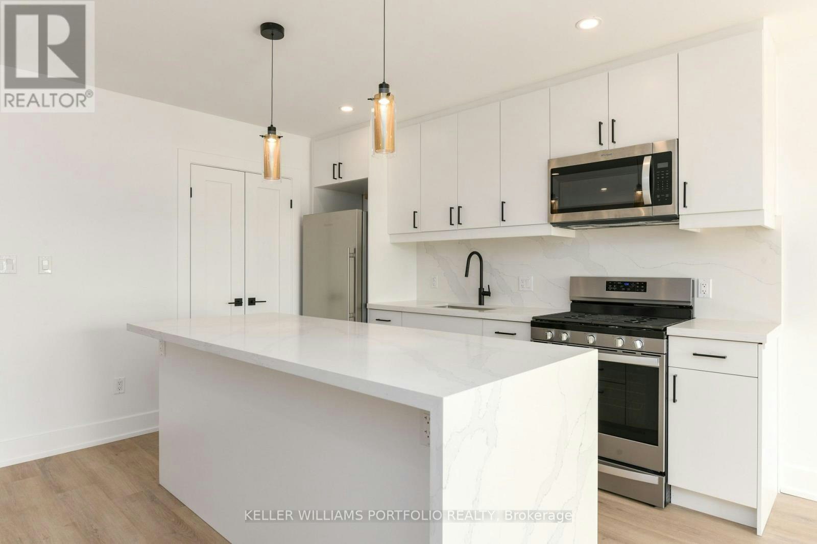 4-269 Donlands Avenue, Toronto, ON, M4J 3R5 - 6