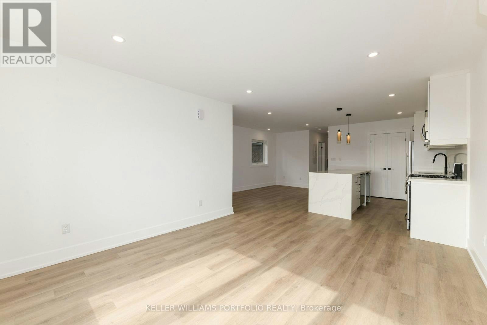 4-269 Donlands Avenue, Toronto, ON, M4J 3R5 - 16