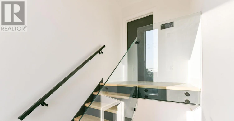 4-269 Donlands Avenue, Toronto, ON, M4J 3R5 - 2