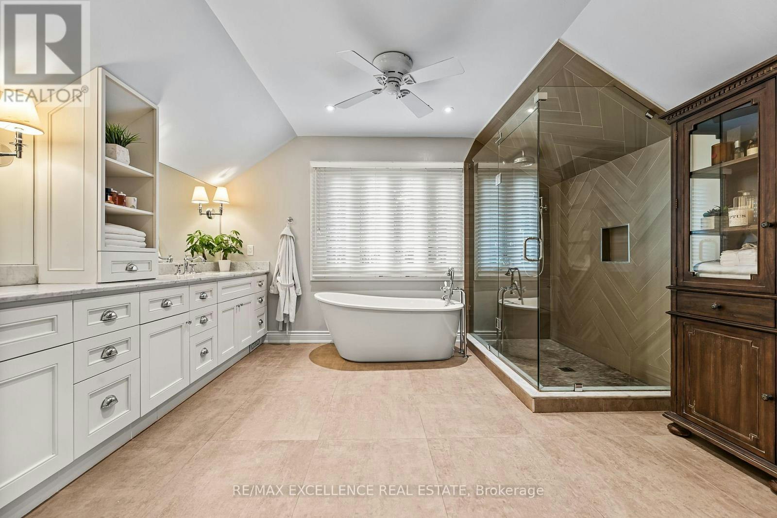 2446 Hammond Road, Mississauga, ON, L5K 1T2 - 32