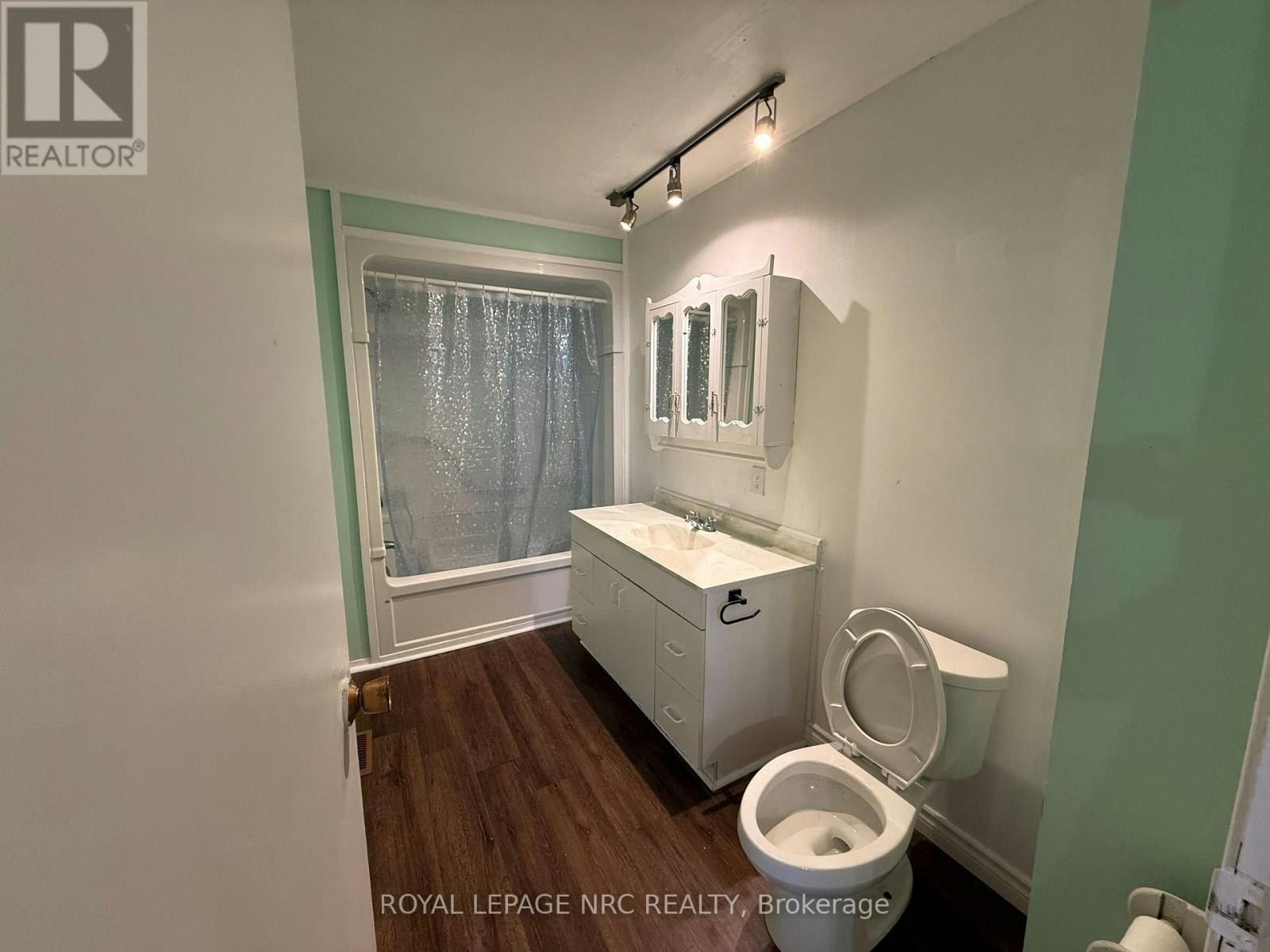 MAIN LEVEL-8200 Woodbine Street, Niagara Falls, ON, L2H 1C7 - 9