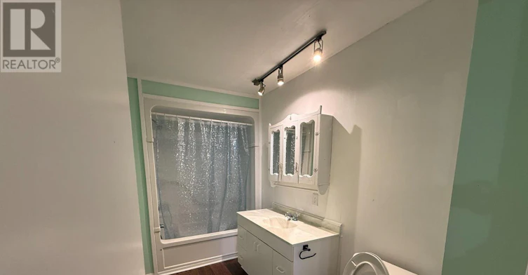 MAIN LEVEL-8200 Woodbine Street, Niagara Falls, ON, L2H 1C7 - 9