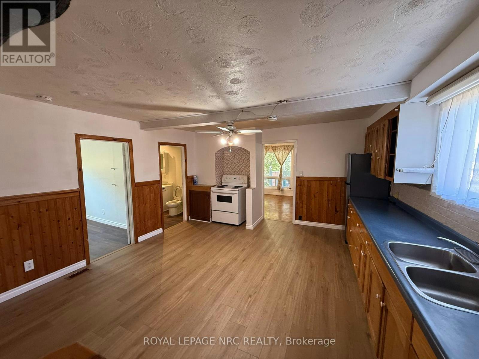 MAIN LEVEL-8200 Woodbine Street, Niagara Falls, ON, L2H 1C7 - 6