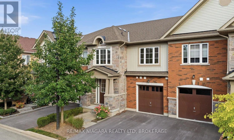12 George Manor