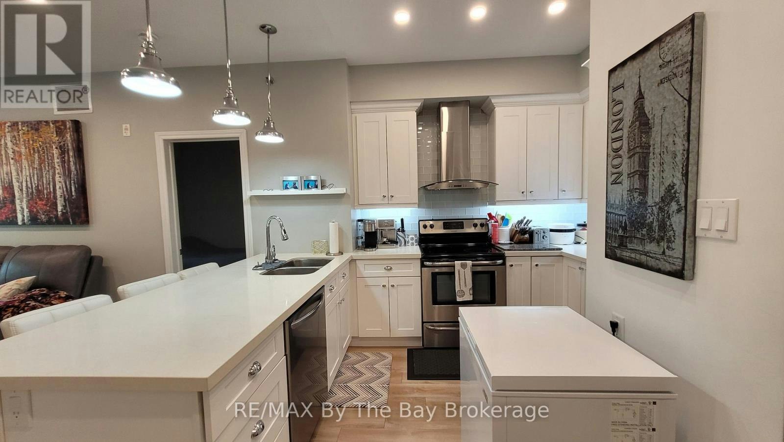106-16 Westbury Road, Wasaga Beach, ON, L9Z 0B8 - 4