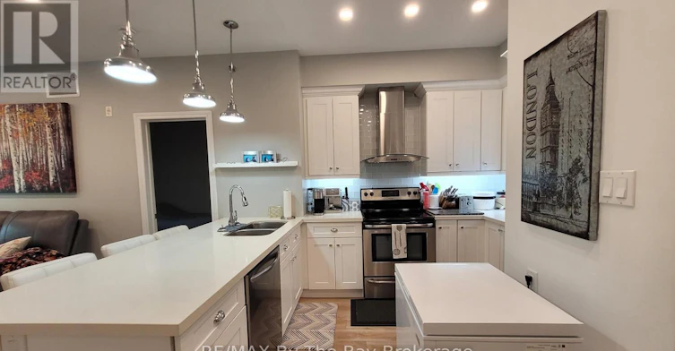 106-16 Westbury Road, Wasaga Beach, ON, L9Z 0B8 - 4