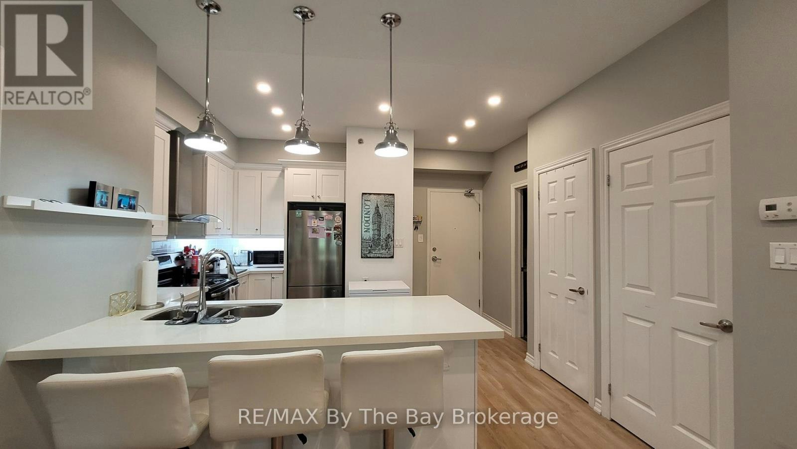 106-16 Westbury Road, Wasaga Beach, ON, L9Z 0B8 - 3