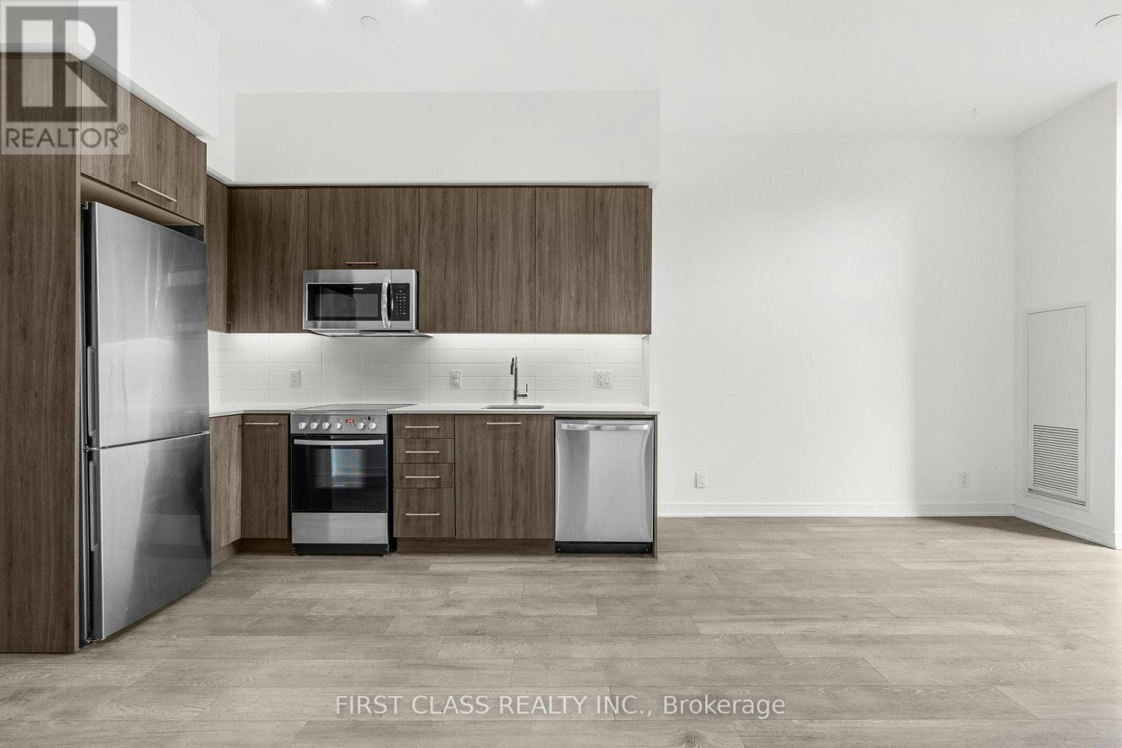 110-1 Neighbourhood Lane, Toronto, ON, M8Y 0C7 - 7