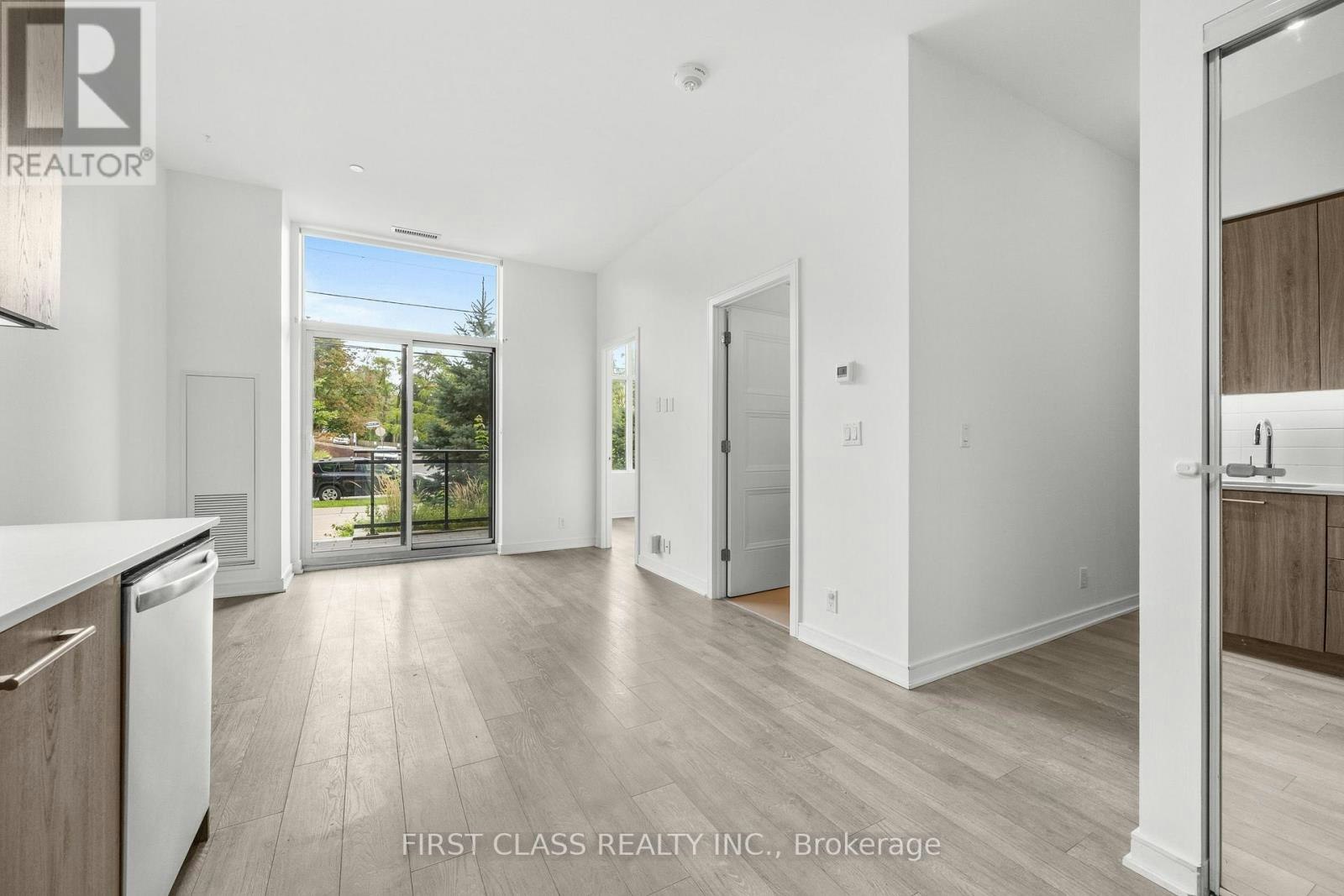 110-1 Neighbourhood Lane, Toronto, ON, M8Y 0C7 - 5