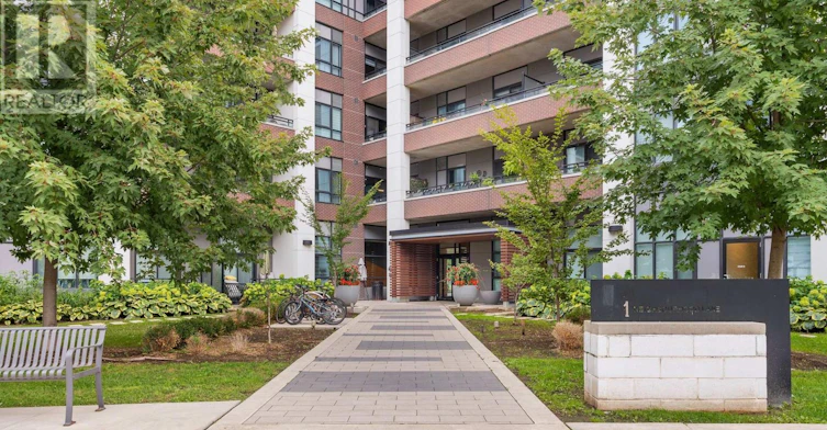 110-1 Neighbourhood Lane, Toronto, ON, M8Y 0C7 - 25
