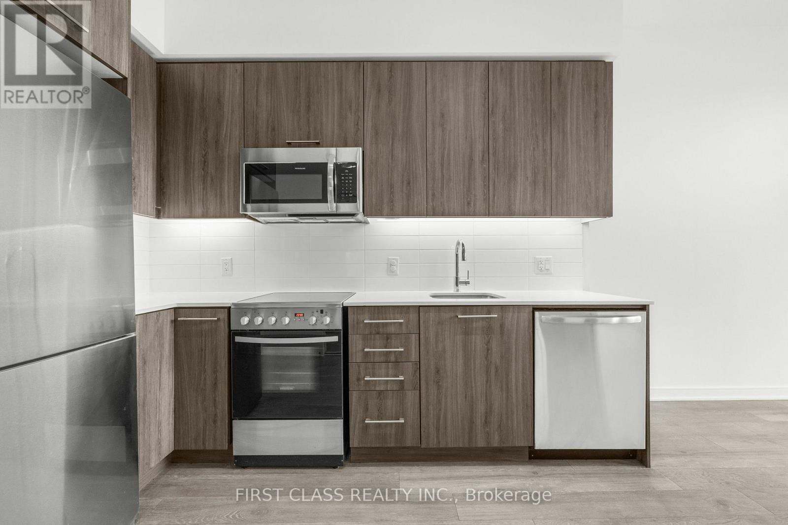 110-1 Neighbourhood Lane, Toronto, ON, M8Y 0C7 - 6